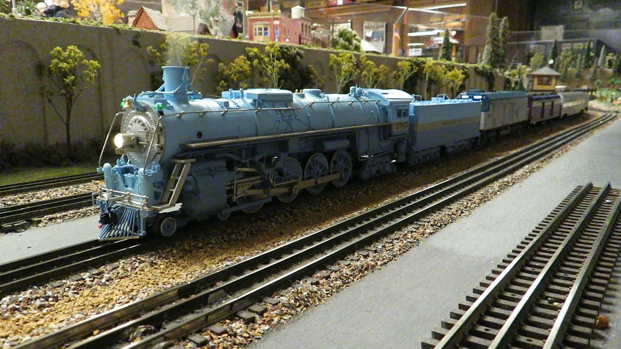 San Diego 3 Railers Lionel Santa Fe 4-8-4 excursion train action