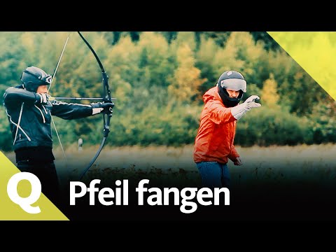 Kann man einen Pfeil mit der Hand fangen? | Quarks X Kopfball