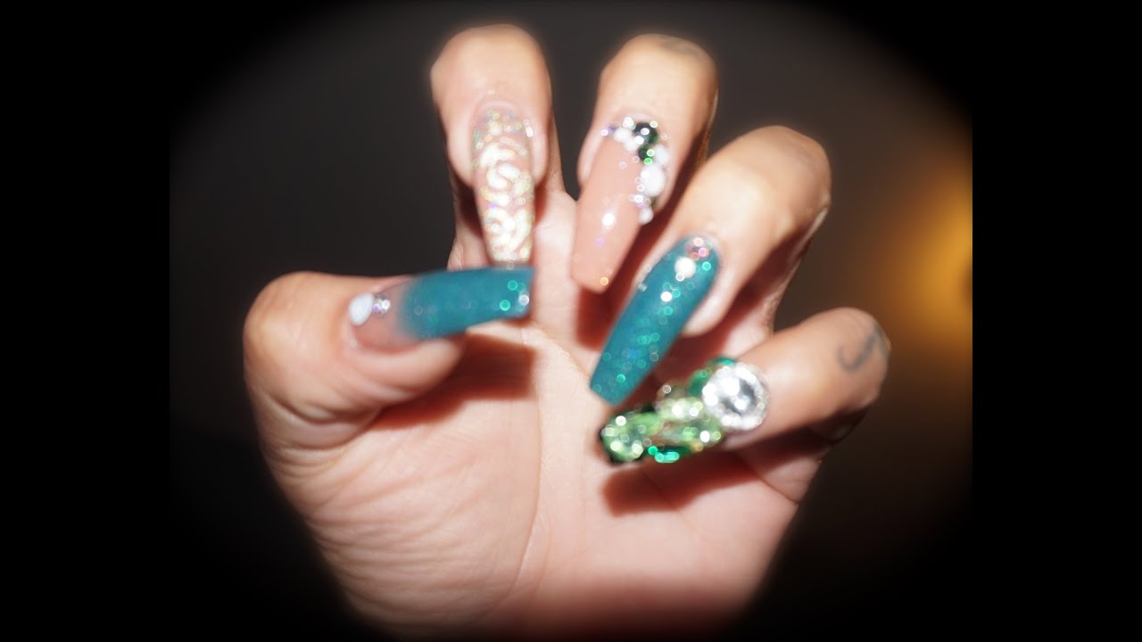 Birthday acrylic nail set! Green envy