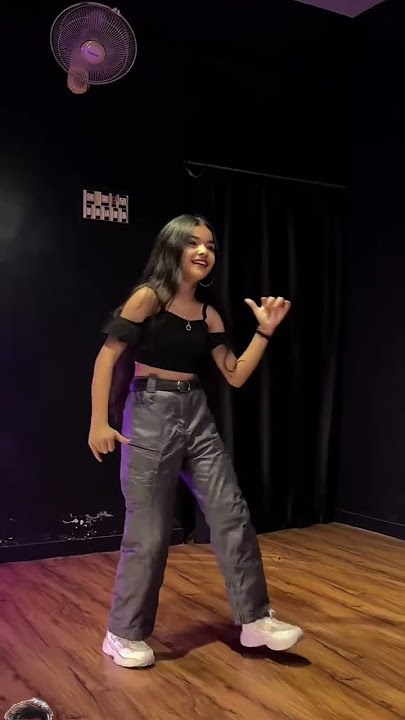 kaun disa mein leke chala re batohiya🥰❤️💯#dance #trending #viralvideo #viralshort @Cool_srk #dance