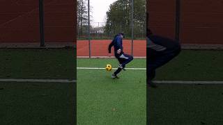 Amazing Rainbow⚽#tutorial  #trenerdryblingu  #short #football #soccer #skills #mekkastreet