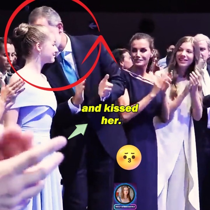 😘 King Felipe kisses Princess Leonor while Infanta Sofia watches😍 🥰