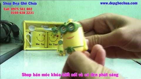 Móc khóa Minion áo vàng biết nói và có đèn sáng