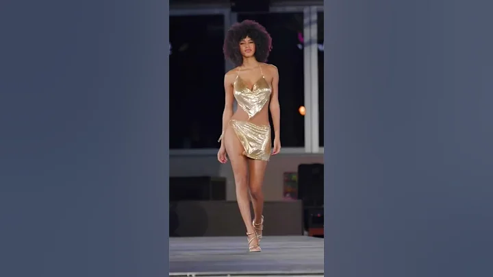 Briana Smith walking for HotMiamiStyles / Art Base...