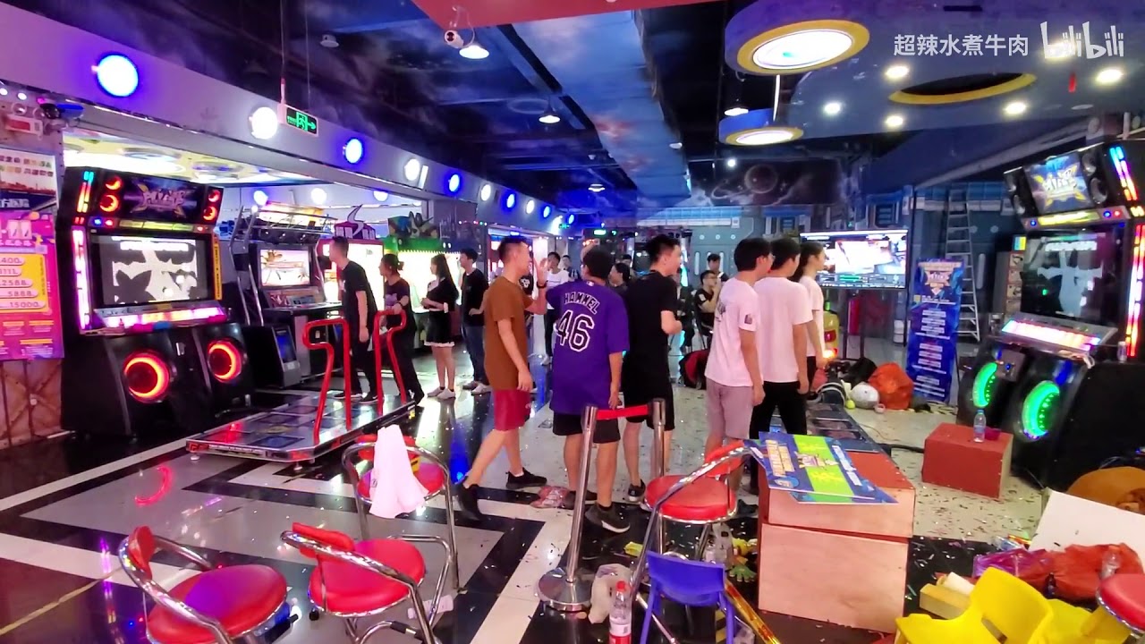 [Pump It Up] 12+ People Playing Bad Apple FULLSONG Co-op x4 with 2 PIU ...