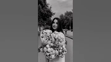 لسه بشوفك في احلامي ضلمه من دونك ايامي بس عشانك بنزل النجوم بنزلك سما 