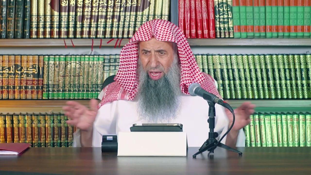 ما حكم ضرب الدفوف (وليس الطبول) للرجال في الأعراس؟