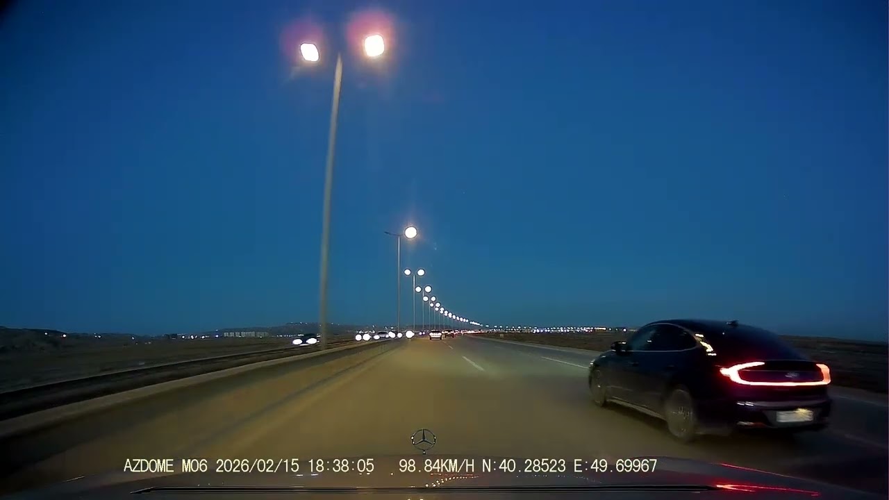 Bakıda sürücülər (sübhanallah) zolaqla sürməyi yavaş yavaş öyrənirlər