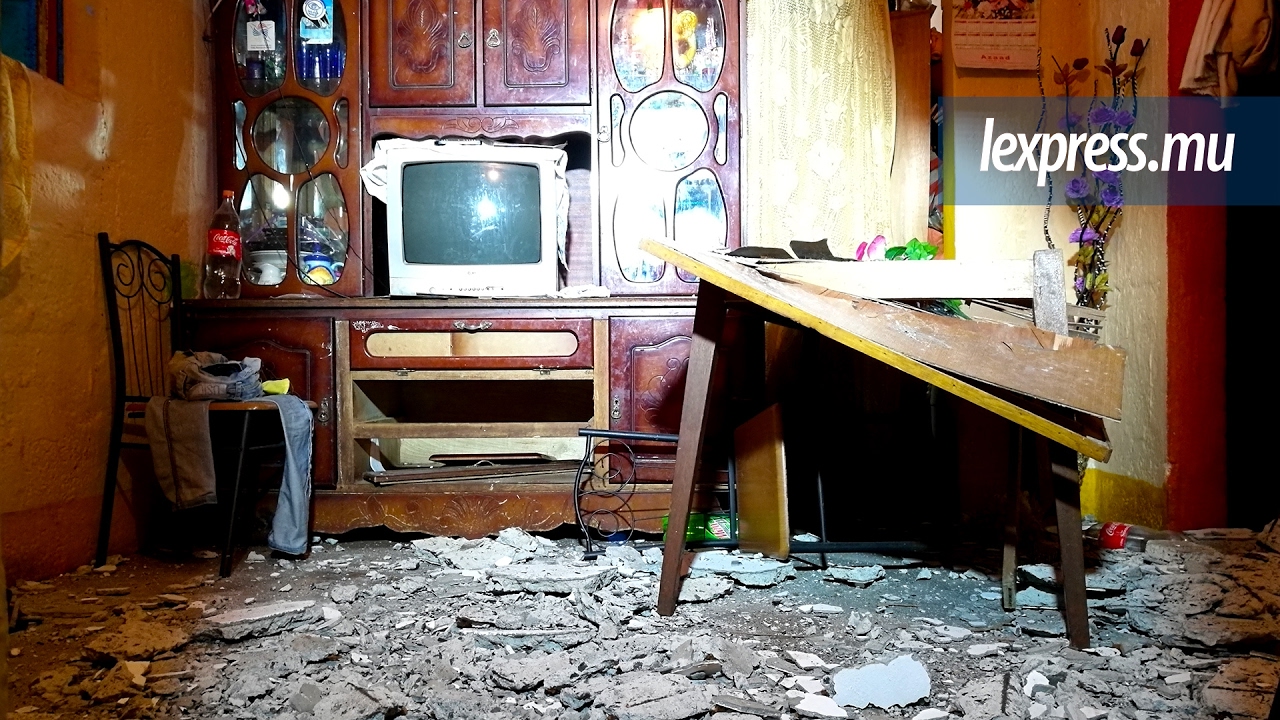 Une maison s’effondre à Baie-du-Tombeau