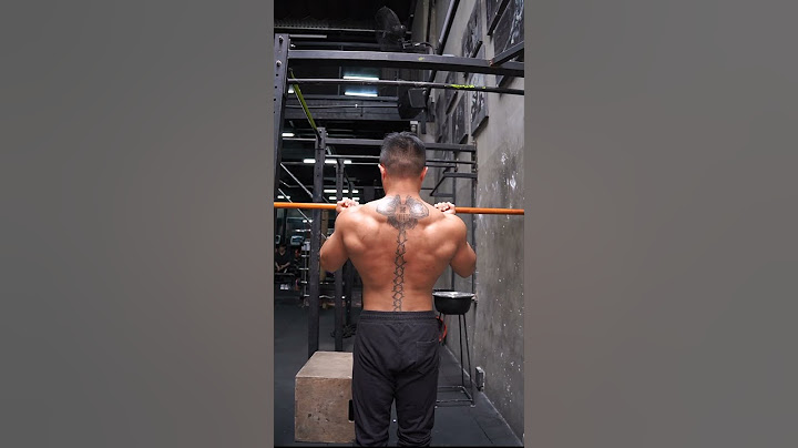 LỚP HỌC CALIS: Vì Sao CHIN UP Tốt Hơn PULL UP Để Tập Lưng Rộng? #short