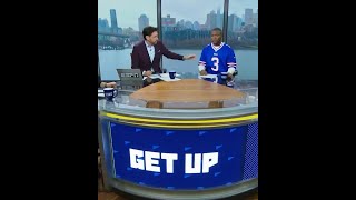 Ryan Clark wore a Damar Hamlin jersey this morning 💙
