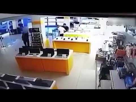 მაღაზია „სმაილის“ გაქურდვის მცდელობის ფაქტზე  არასრულწლოვანი დააკავეს