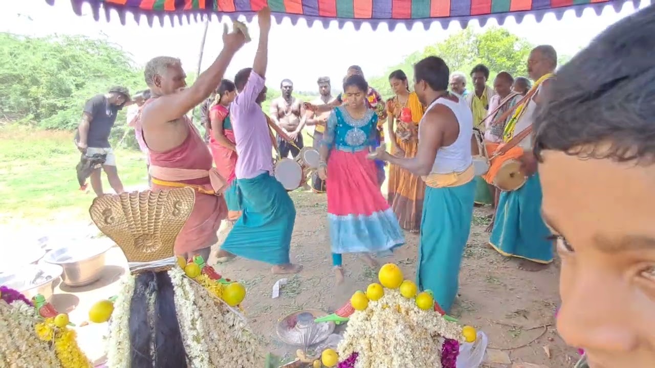 6/6/2025 அன்று காந்திநகர் அமர்ந்திருக்கும் ஸ்ரீ அங்காள பரமேஸ்வரி அம்மன்  குழிவாத்து நடைபெற்றது