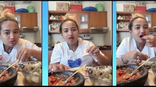 Menu mama garlit hari ini kerang tempe goreng sayur kangkung  sambal ulek endull🤤🤤