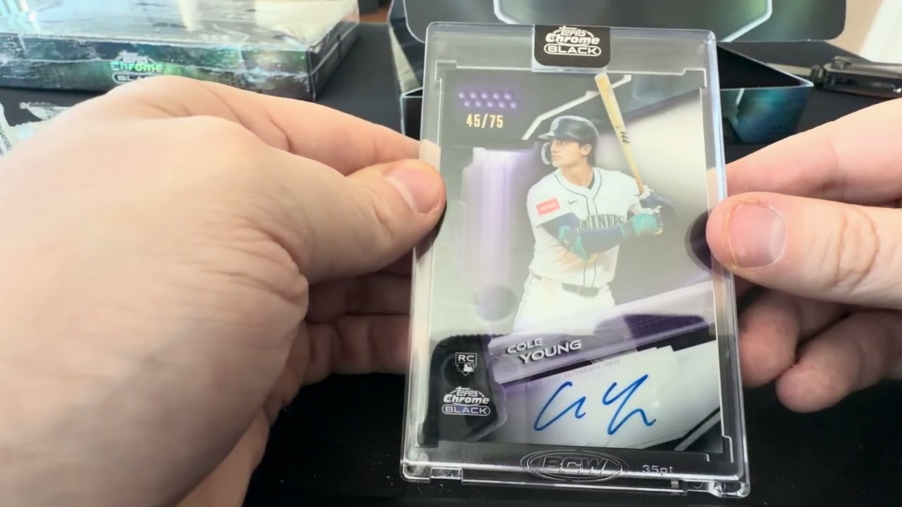 Topps Chrome Black 2026 Baseball - 2 autos/4 numbered - Red/5 