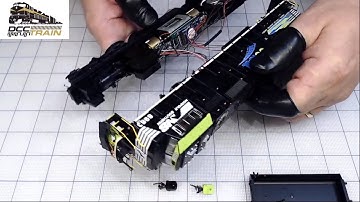 Plug and Play DCC LokSound V5 decoder installation HO ATHG SD60E