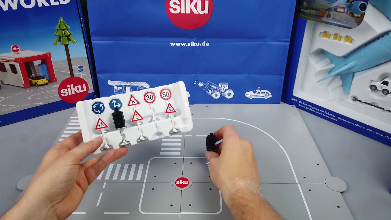 Siku - Sikuworld Traffic Lights and Road Signs - 5597 - Review