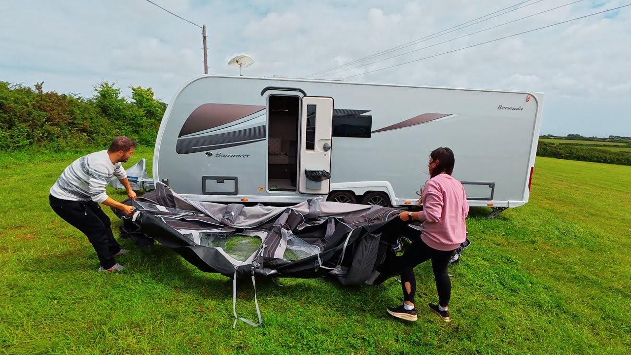 Кемпинг с Роскошным Караваном и Надувной Палаткой | Опыт Комфорта в Жизни на Природе