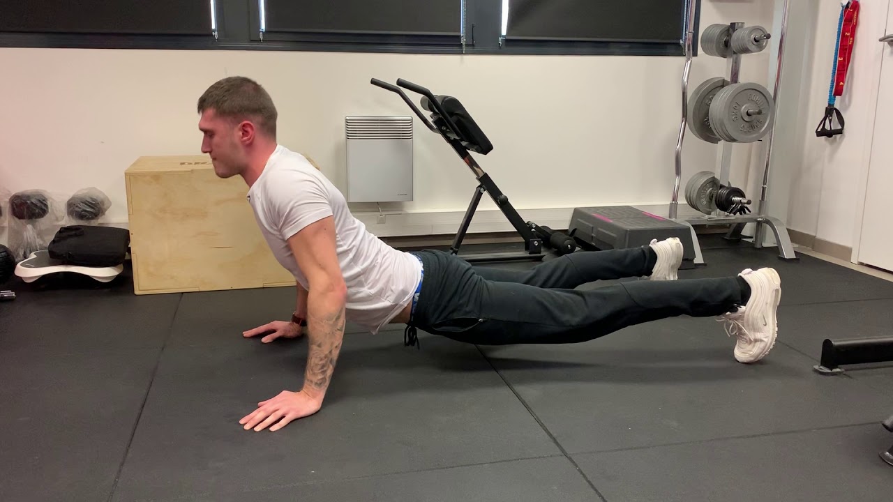 [EXERCICE] POMPES DIVE BOMBER YouTube