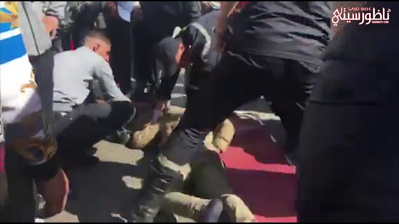 الناظور.. سيارة نفعية تصدم سائق دراجة نارية riff