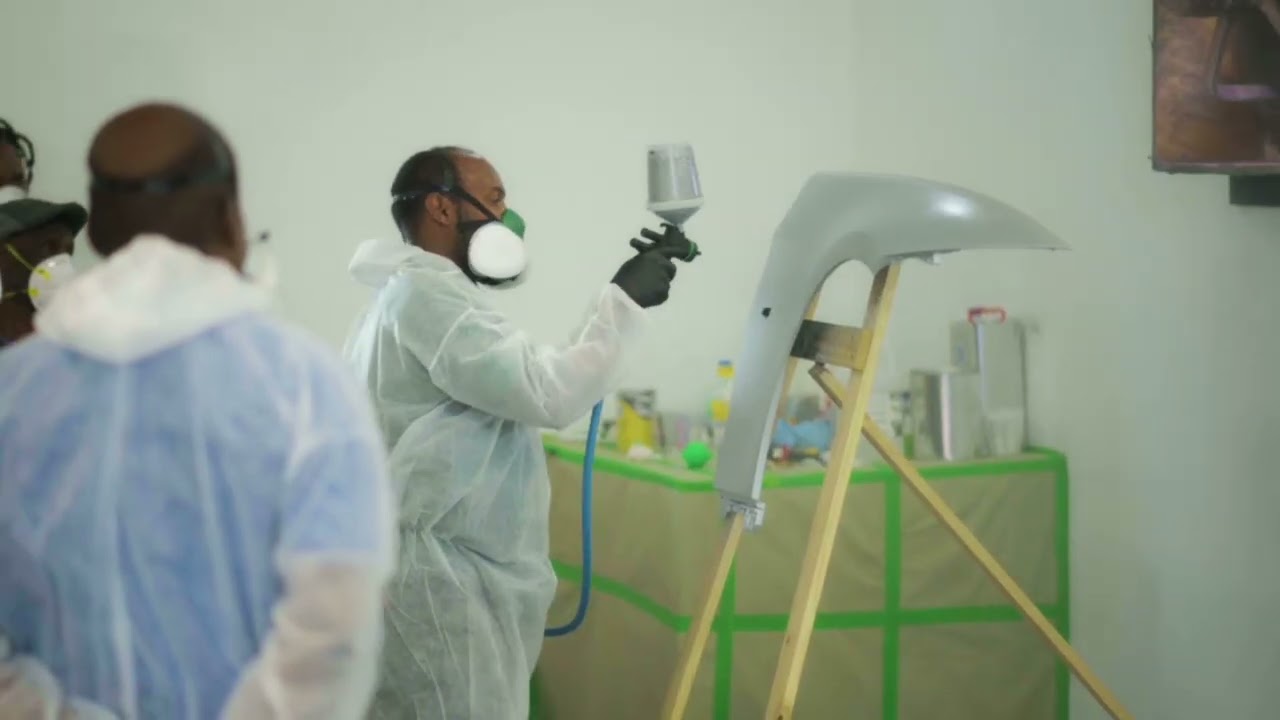 AUTOMOTIVE ART LAUNCHES NEW PAINT SYSTEM WITH TRAINING FOR AUTO BODY WORKERS