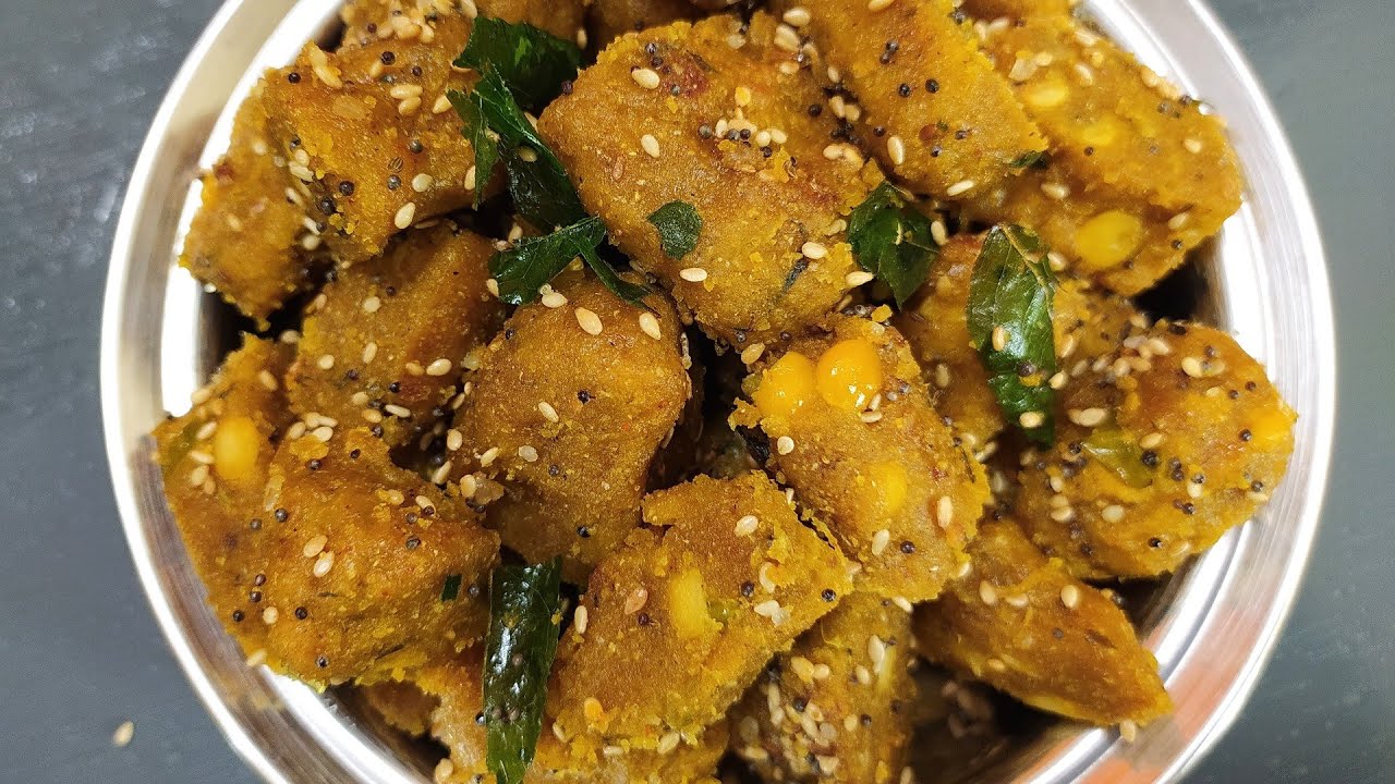 Traditional Gujarati Muthia Recipe | Muthiya Recipe in Hindi | Dudhi Muthiya Recipe | India Home Cooking