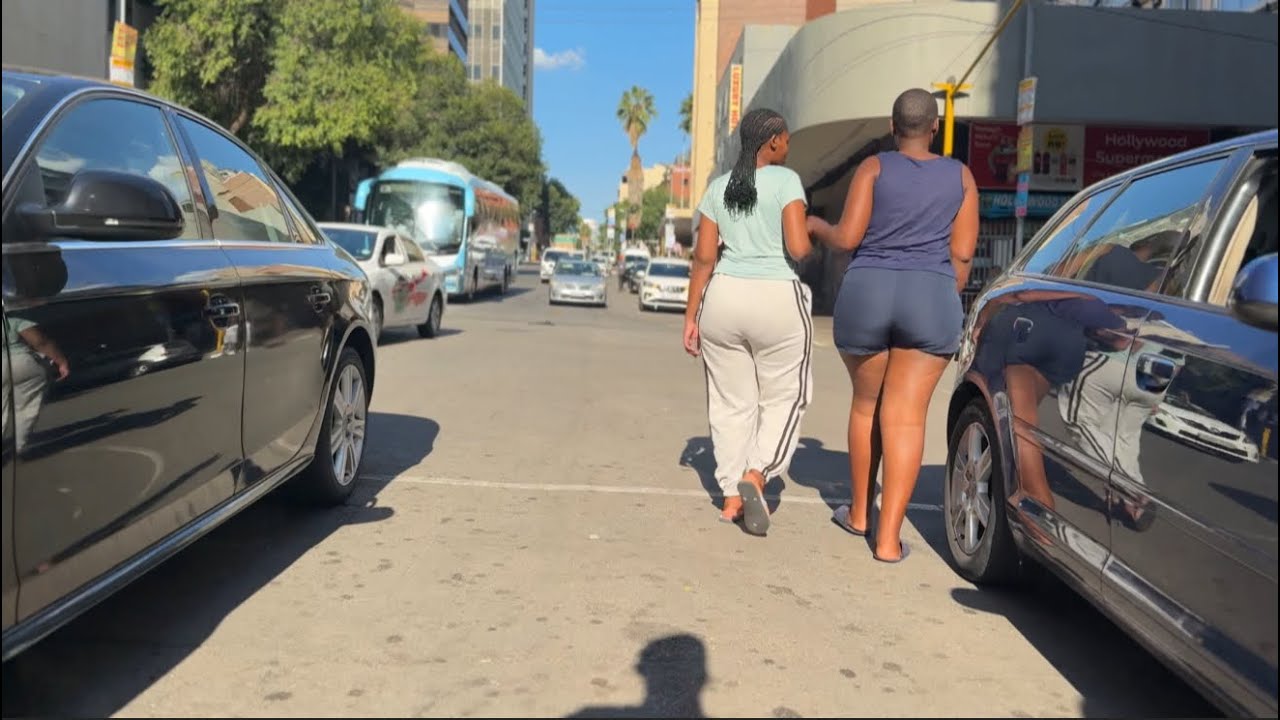 Ep 2:Water water Nyash 🍑🍑🍑😘 walking tour tour in JHB|#southafrica #mawhoo #johannesburg #viral 