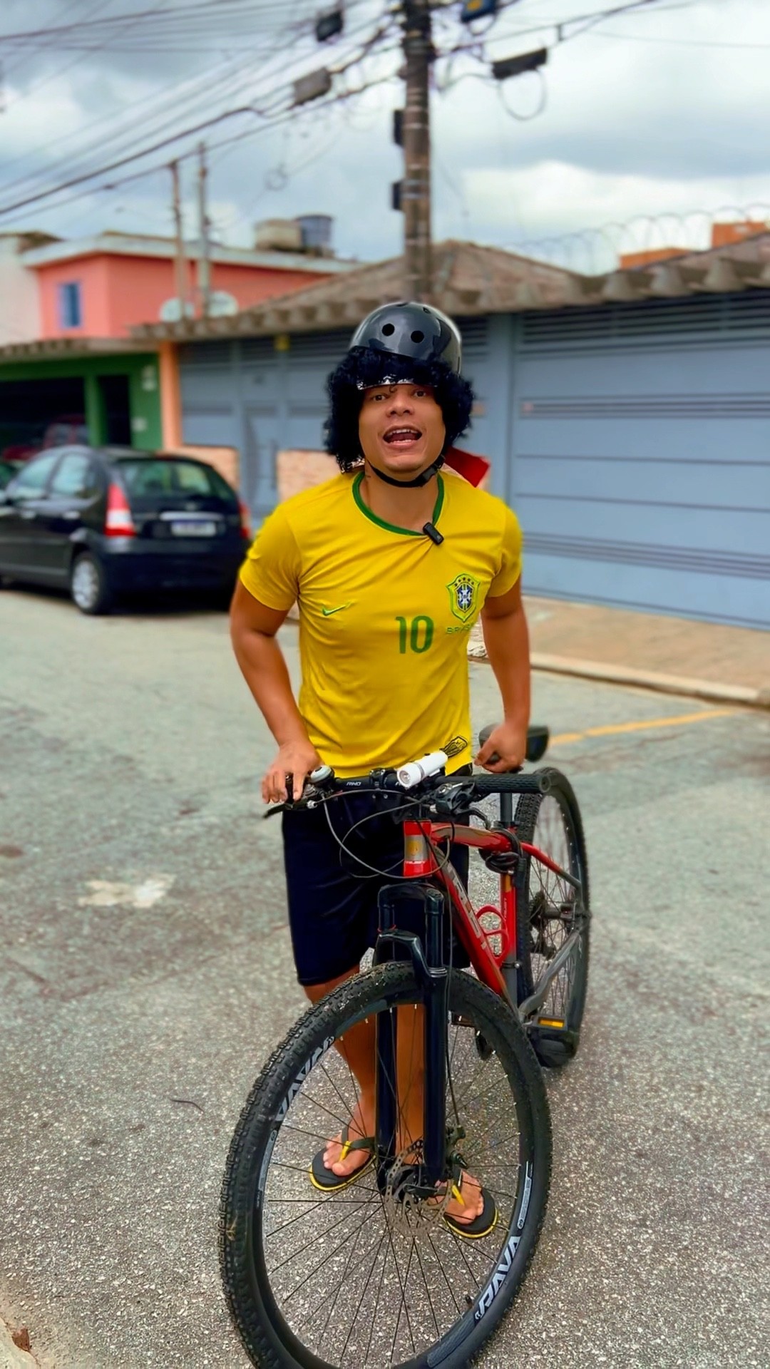 MÃE vs VÓ - A BICICLETA GRANDE #shorts