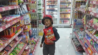 BORONG PERMEN DAN JAJANAN KE MINIMARKET 🍭🍬🍫