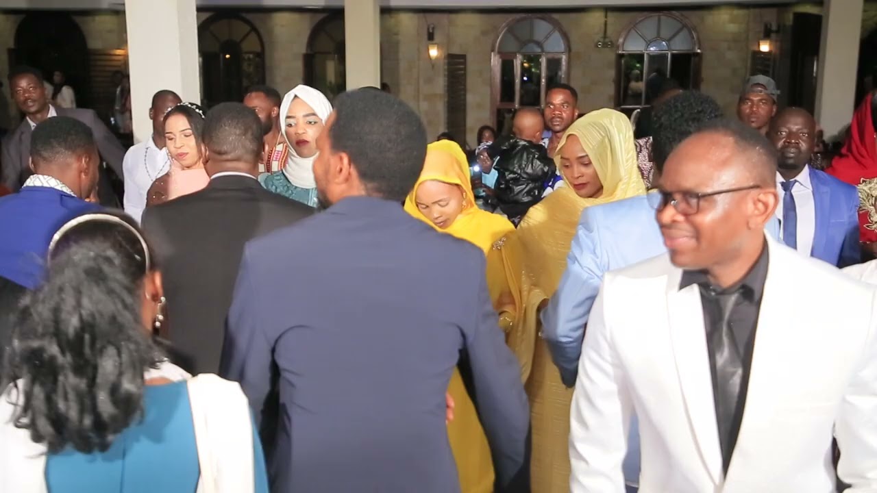 حفلة استاذ مختار تور باري 10في اديس ابابا