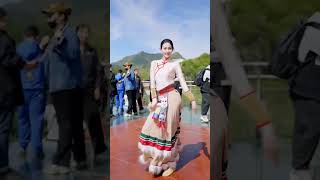 Tibetan style dress & dance 藏族风情舞蹈 #chinesedance #tibetan #chineseculture #舞蹈 #explorechina #中国 #中國