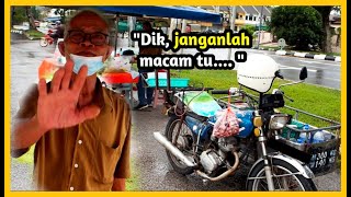 Sebak melihat reaksi pakcik ini setelah kami datang BORONG SEMUA jualan!!!