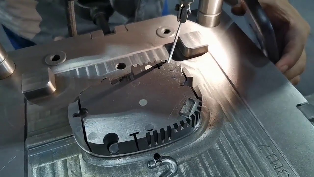 Electronic smoke alarm shell mold-Injection mold and injcection moulding-Auto, 3C, medical...