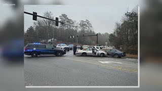 Lexington County police chase ends in crash on North Lake Drive