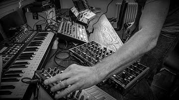 DARK Tech House / ACID Dawless Jam - Novation Peak, Microfreak, Behringer TD-3, MC 707