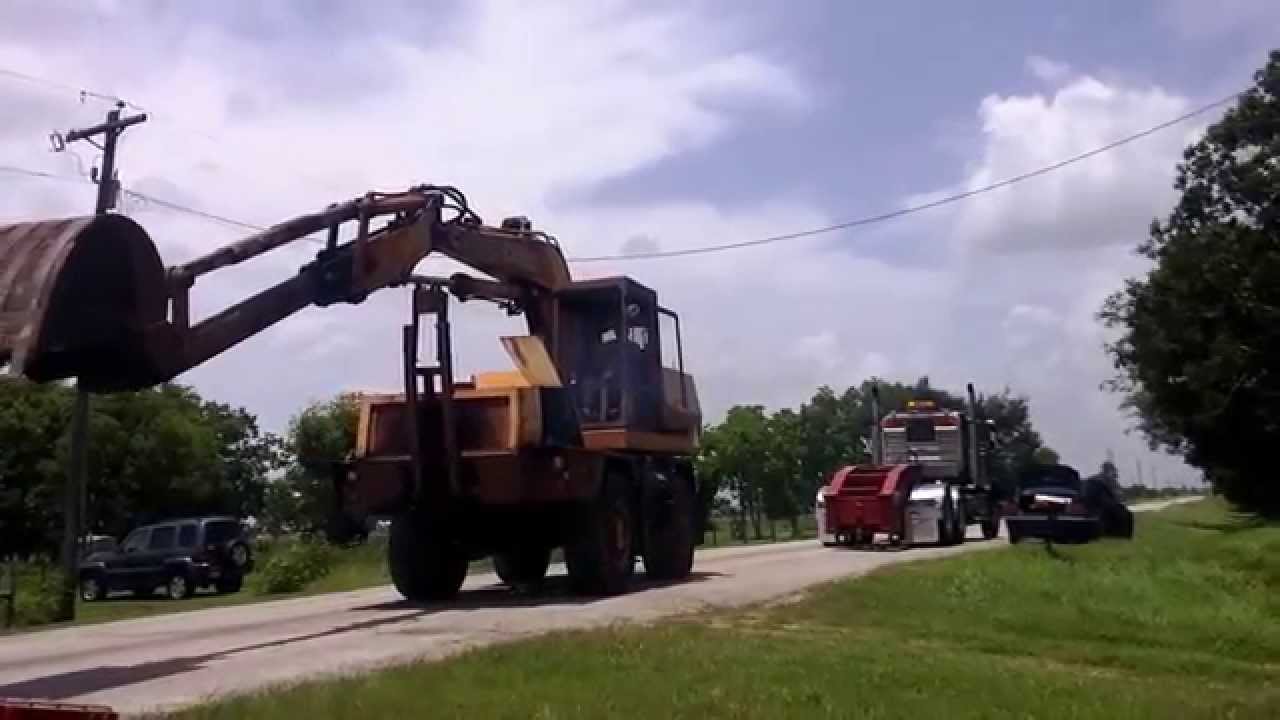 Unloading The Case 1285 Excavator