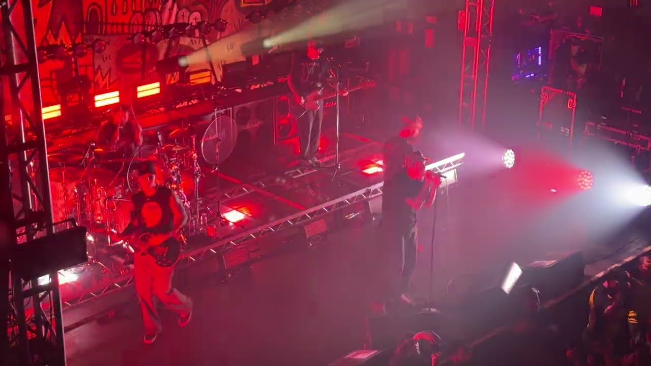 December - Neck Deep