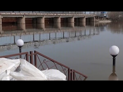 Километр набережной затоплен в центре Кургана из-за критического уровня воды в реке Тобол