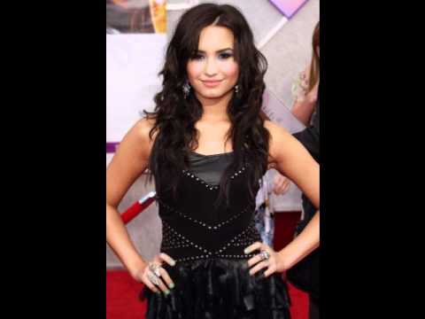 Demi Lovato Hot Pictures