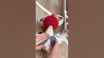 I hope you didn’t think I’d leave our goose without an outfit 🤭  #crochet #crochettoys #crocheting