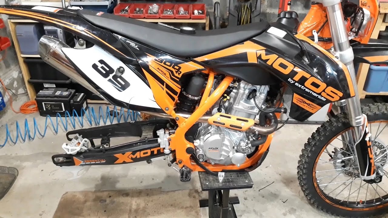 Pierwsze poprawki po zakupie mojego motocykla Xmotos ASIX XB39 300 RR smarować 😁 skręcać 😁 ustawiać😁