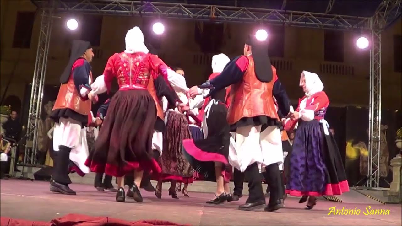 Orani gruppo folk Orani