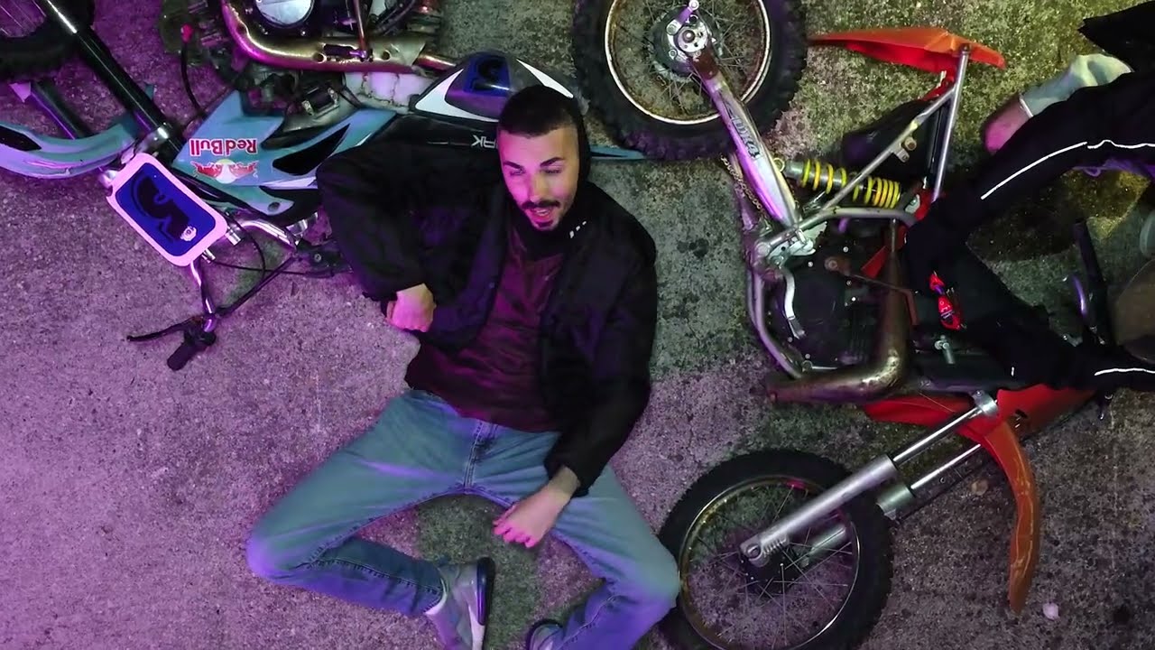 Guarda STIVEN - ETERNO (Video) su YouTube Guarda STIVEN - ETERNO (Video) su YouTube