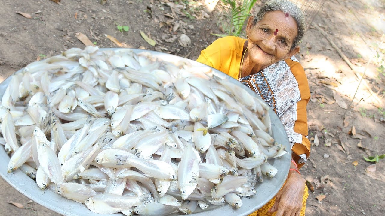 1000 Simple Fish Curry || Traditional Fish Recipes By My Grandma || Myna Street Food