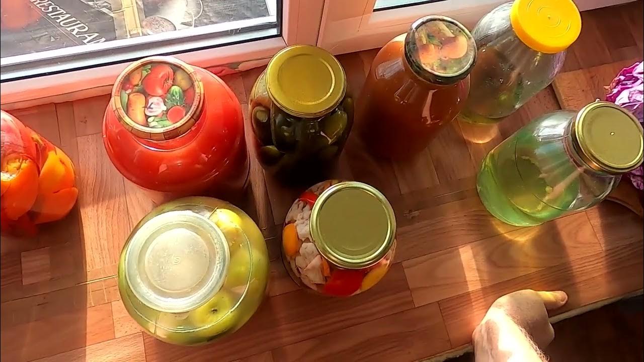 Какие банки с соленьями я принес из погреба в середине января - YouTube