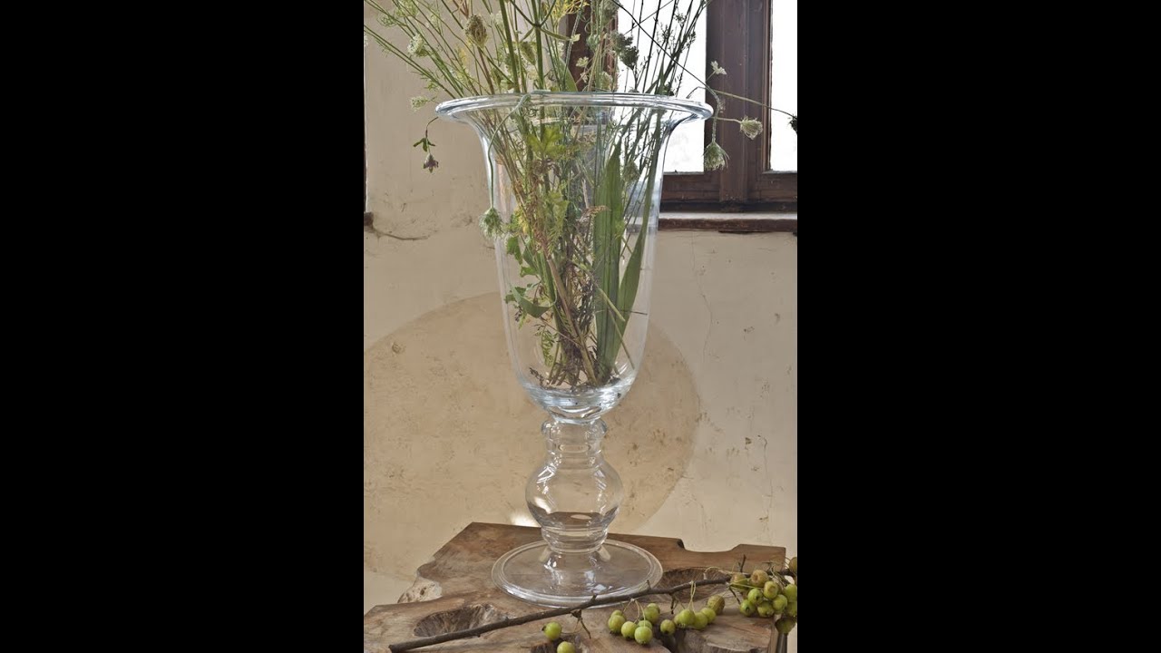 Wohnzimmer gekonnt dekorieren einfache ideen für groÃe glasvasen ...