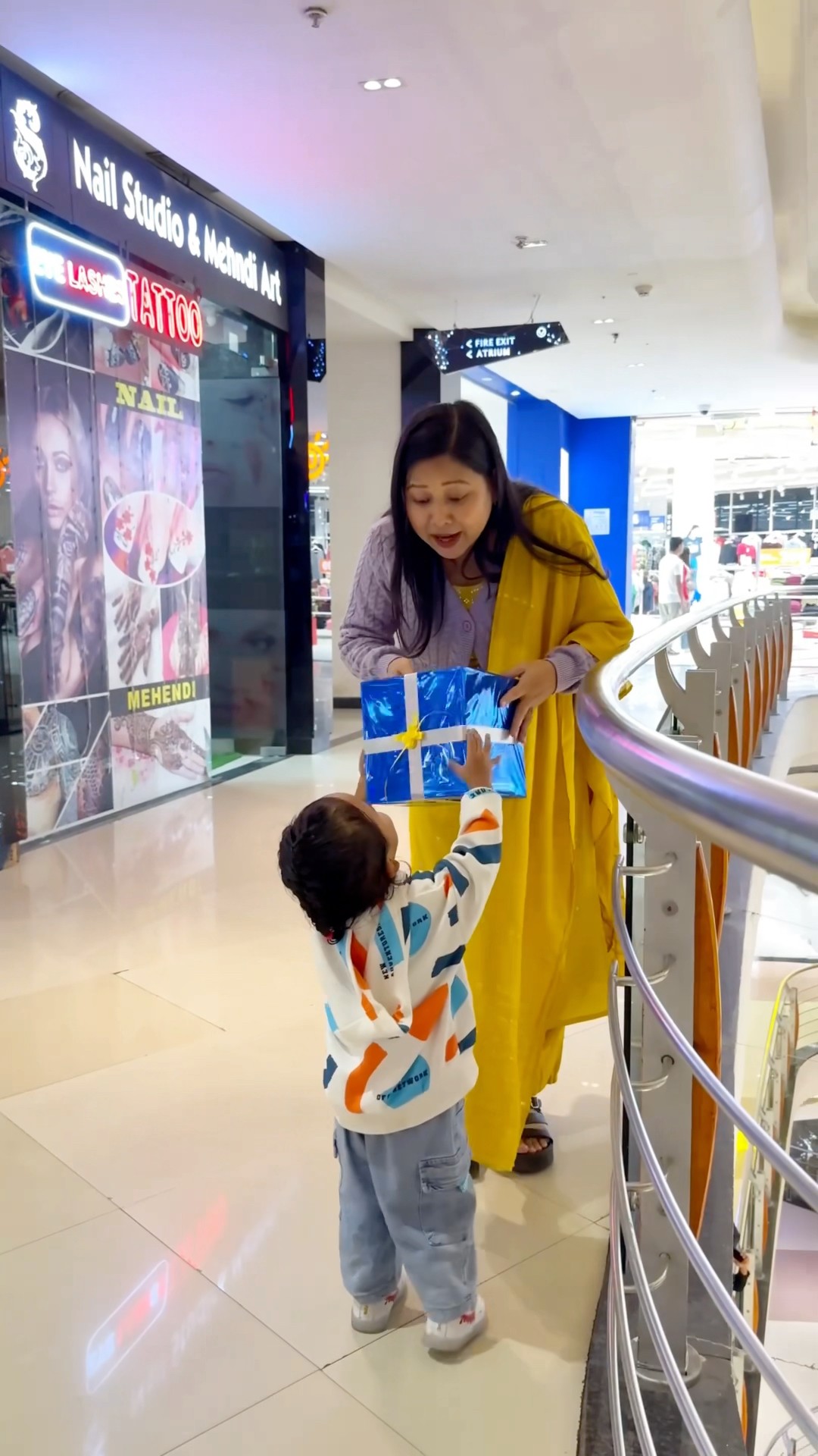 Baby Ko Mili Fake Gift ?