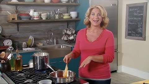 Quick Homemade Pasta Sauce - Mad Hungry with Lucinda Scala Quinn