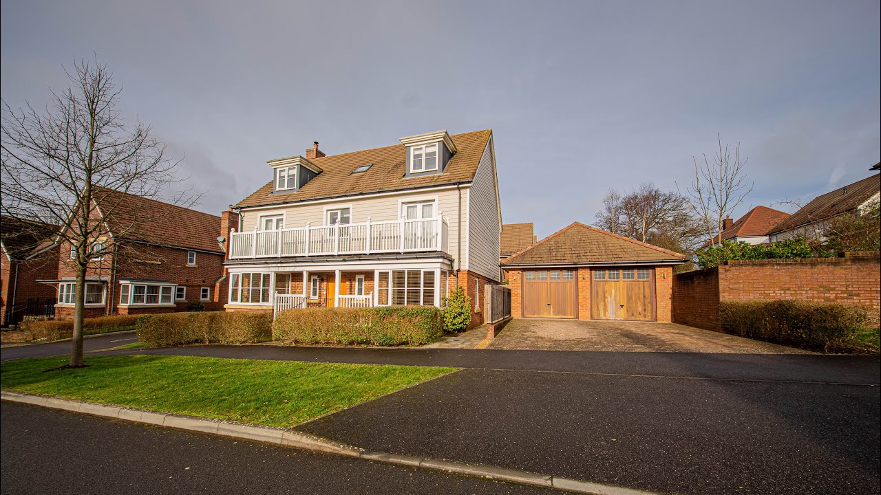 8 Роки Драйв, Хейвордс Хит