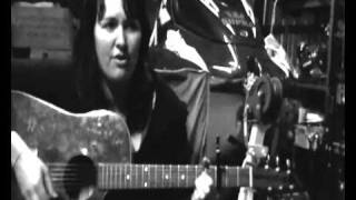Kellie Stone - lightning crashes - the best acoustic cover I ever heard! chords